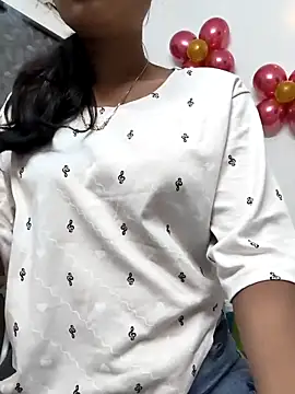 Snapshot of yhona_darling chatting on May 19, 7:53 pm yhona darling online show from May 19, 7:53 pm
