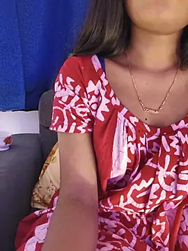 Snapshot of yhona_darling chatting on May 24, 1:21 am yhona darling online show from May 24, 1:21 am