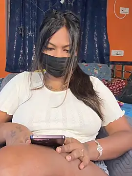 Snapshot of Hot_Urvi chatting on June 30, 12:44 am Hot Urvi online show from June 30, 12:44 am