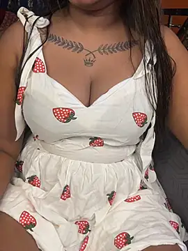 Snapshot of Hot_Urvi chatting on July 30, 4:39 pm Hot Urvi online show from July 30, 4:39 pm