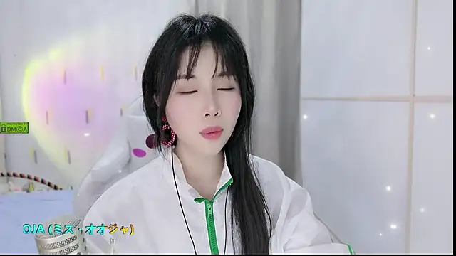 Snapshot of HK_angelchloe chatting on September 24, 2:04 am HK angelchloe online show from September 24, 2:04 am