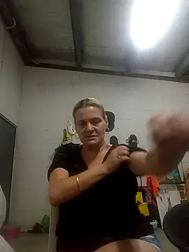 llASHll online show from November 28, 7:16 pm