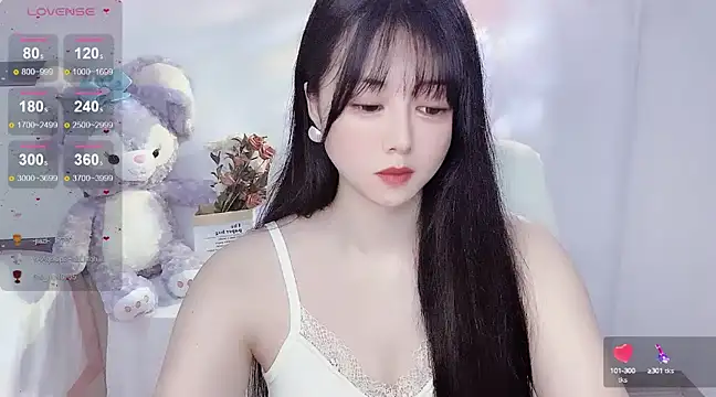 Snapshot of Lydia_170 chatting on December 5, 2:31 am Lydia 170 online show from December 5, 2:31 am