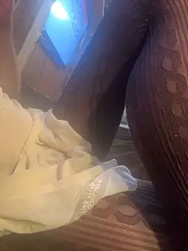 Snapshot of smashb33 chatting on November 14, 2:49 pm smashb33 online show from November 14, 2:49 pm