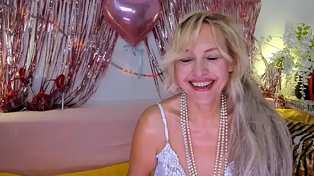 KelliRaid online show from February 17, 6:42 am