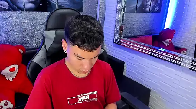 salvadorgomezx online show from December 21, 1:04 am