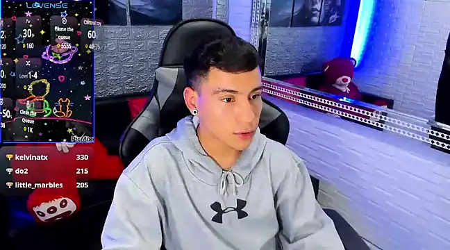 salvadorgomezx online show from December 26, 8:18 am