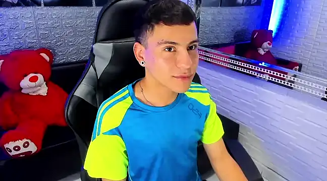 salvadorgomezx online show from December 27, 12:29 am