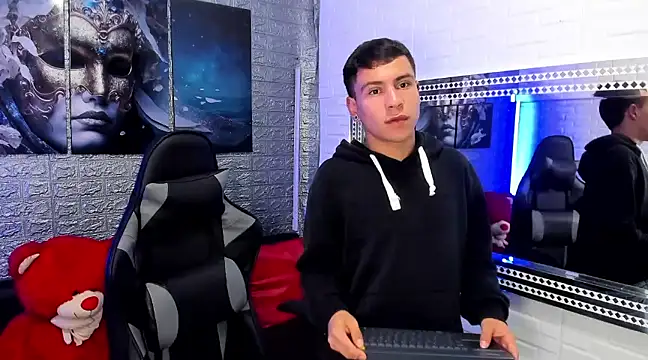 salvadorgomezx online show from December 28, 11:41 am