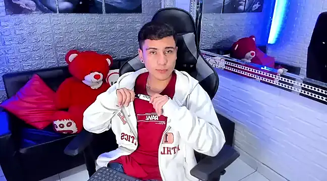 salvadorgomezx online show from January 14, 1:47 am