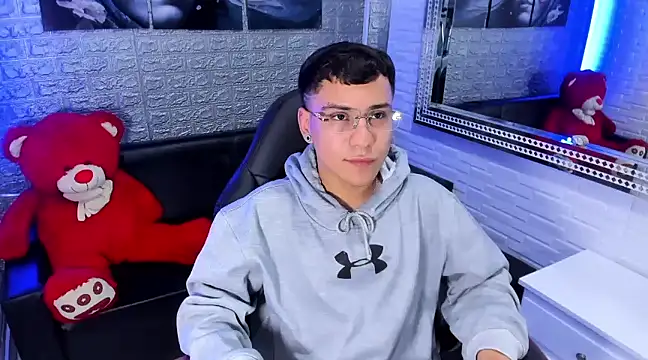 salvadorgomezx online show from February 4, 2:28 am