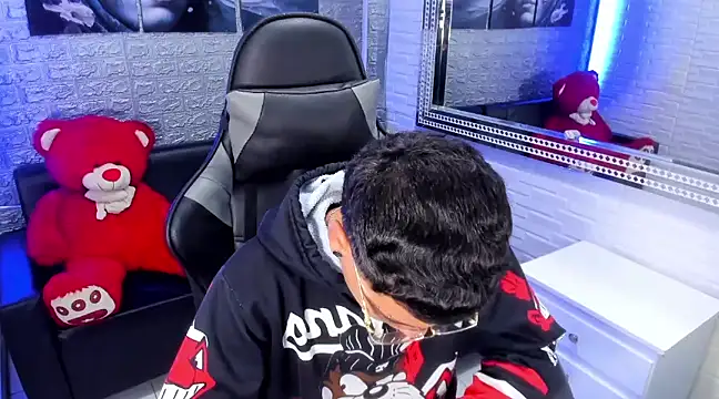 salvadorgomezx online show from February 5, 8:54 am