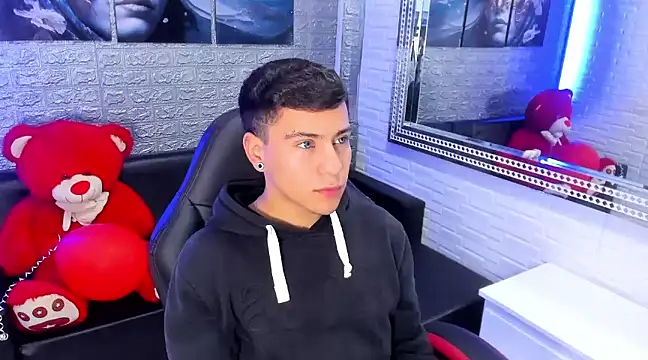 salvadorgomezx online show from February 16, 4:09 am