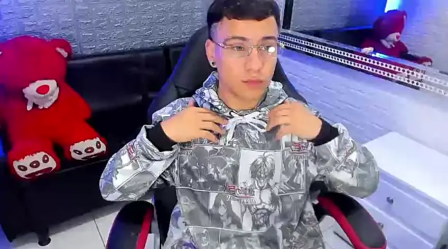 salvadorgomezx online show from February 19, 2:01 am