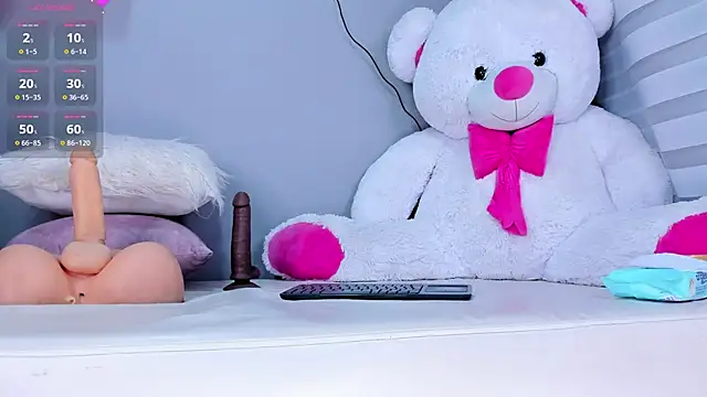 Snapshot of Alexasmith06 chatting on December 5, 1:28 pm Alexasmith06 online show from December 5, 1:28 pm