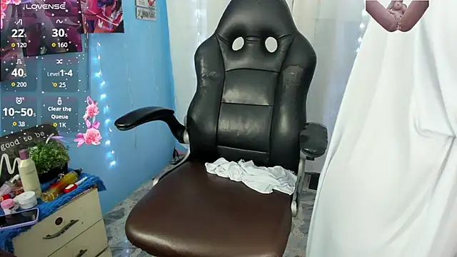 Falak-Yasin online show from March 8, 1:15 pm