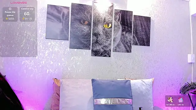 lilicooper  online show from October 29, 7:59 pm