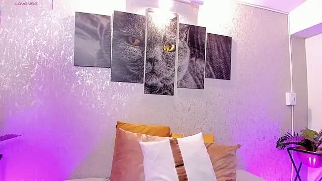 lilicooper  online show from November 15, 9:11 pm