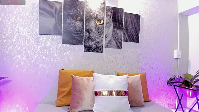 lilicooper  online show from November 18, 9:08 pm