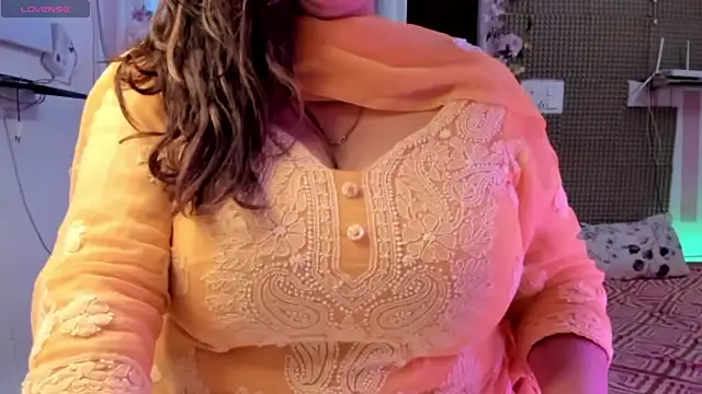 Gulabi Queen online show from March 8, 6:21 am