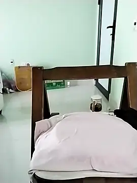 Snapshot of Anna-Cute69 chatting on December 3, 1:24 am Anna-Cute69 online show from December 3, 1:24 am