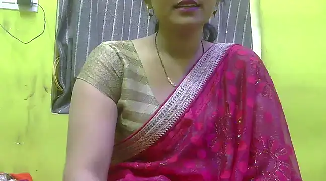 Snapshot of CUTYHINA_001 chatting on December 4, 11:08 am CUTYHINA 001 online show from December 4, 11:08 am