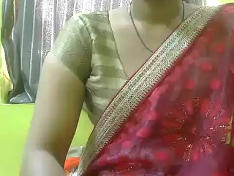 Snapshot of CUTYHINA_001 chatting on December 9, 4:12 am CUTYHINA 001 online show from December 9, 4:12 am