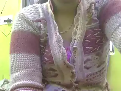 Snapshot of CUTYHINA_001 chatting on December 12, 5:10 am CUTYHINA 001 online show from December 12, 5:10 am