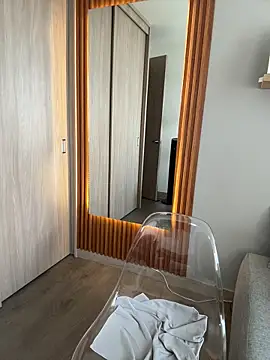 Snapshot of FridaKlein chatting on October 9, 7:23 pm FridaKlein online show from October 9, 7:23 pm