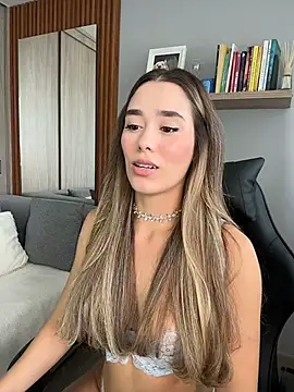 FridaKlein online show from April 10, 7:40 pm