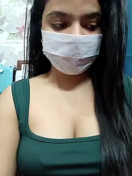 Snapshot of Myloveurvi chatting on February 18, 2:13 pm Myloveurvi online show from February 18, 2:13 pm