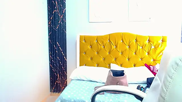 Snapshot of _curvy_latina chatting on February 2, 3:22 pm curvy latina online show from February 2, 3:22 pm