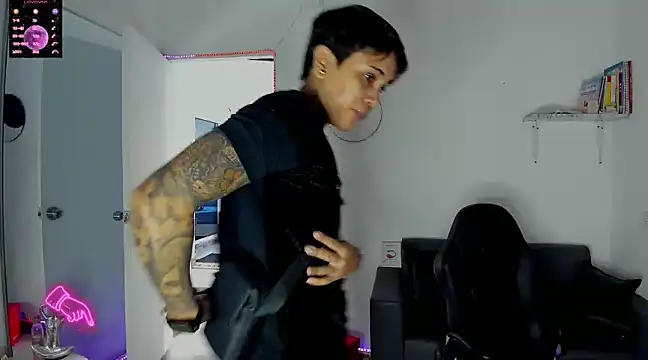 ZhoeStrong online show from January 8, 4:00 pm