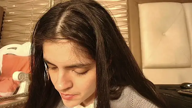 sofiaclauss online show from October 15, 7:41 am