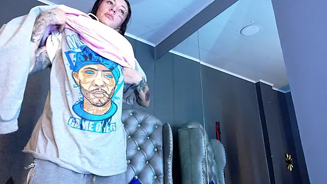 Snapshot of LusstCruella chatting on November 28, 10:12 pm LusstCruella online show from November 28, 10:12 pm