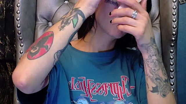 Snapshot of LusstCruella chatting on May 13, 12:35 pm LusstCruella online show from May 13, 12:35 pm