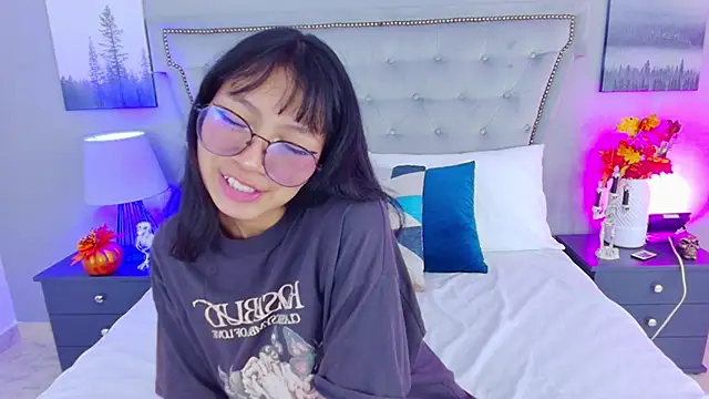 Yommi Winx online show from October 24, 9:33 pm