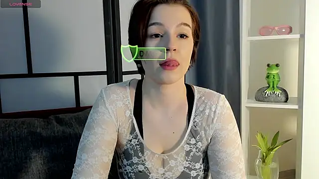 LynBrow online show from March 19, 2:13 pm