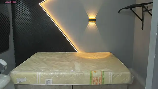 Laia and Aloby online show from March 12, 10:05 pm