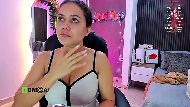 Snapshot of natasha__jackson chatting on December 16, 12:10 pm natasha jackson online show from December 16, 12:10 pm