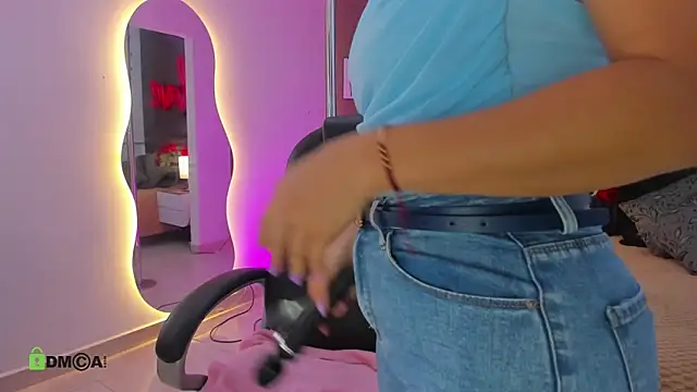 Snapshot of natasha__jackson chatting on February 18, 1:40 pm natasha jackson online show from February 18, 1:40 pm