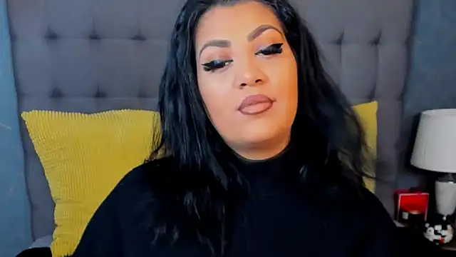 Snapshot of AmyCubes chatting on February 6, 10:07 am AmyCubes online show from February 6, 10:07 am