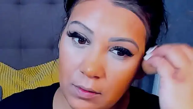 Snapshot of AmyCubes chatting on February 7, 8:07 am AmyCubes online show from February 7, 8:07 am