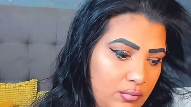 Snapshot of AmyCubes chatting on February 18, 11:28 am AmyCubes online show from February 18, 11:28 am