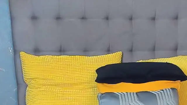 Snapshot of AmyCubes chatting on February 20, 4:42 am AmyCubes online show from February 20, 4:42 am