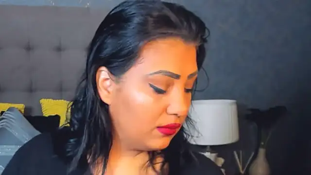 Snapshot of AmyCubes chatting on February 25, 4:44 am AmyCubes online show from February 25, 4:44 am