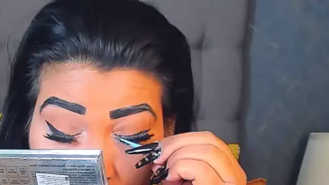 Snapshot of AmyCubes chatting on February 26, 4:33 am AmyCubes online show from February 26, 4:33 am