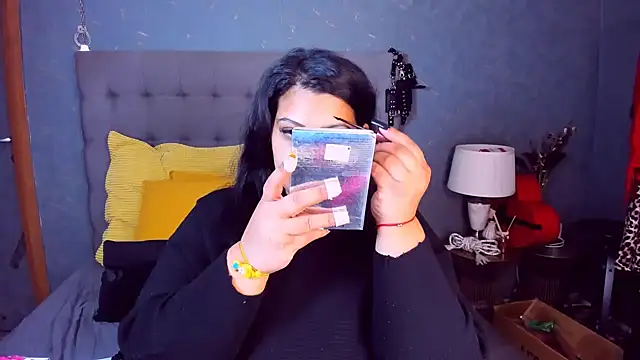 AmyCubes online show from April 8, 2:55 am