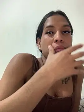 Emiily Miller online show from December 22, 3:44 am