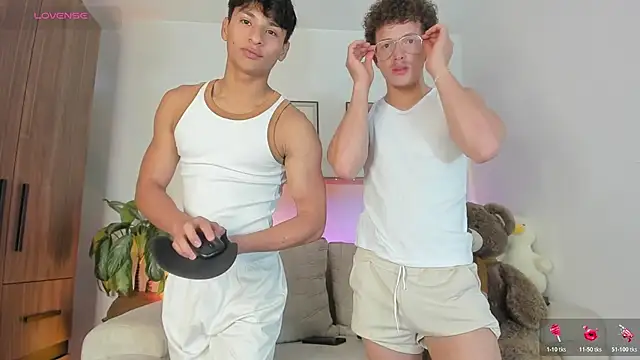 All3ssandr0 online show from June 17, 11:38 pm